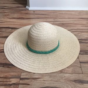 ✨Cream Colored Floppy Hat✨